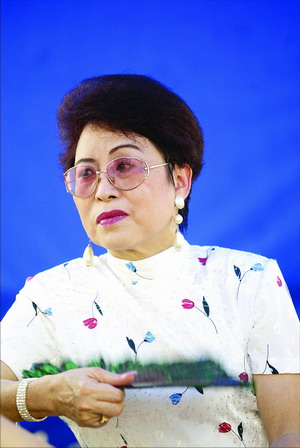 [曲艺家篇] 郑培英:花旦正印十五始 情注粤韵五十春