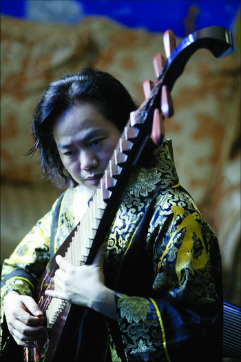 [曲艺家篇] 方锦龙:指上夺百锦 弦间游矫龙