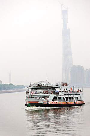 珠江轮渡流动的风情画