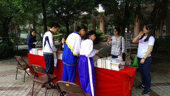 说明: C:\Users\chenxianjun\Desktop\区图书馆参加2017年“书香荔湾”全民阅读活动现场交流会\IMG_20170420_100805.jpg