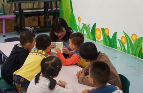 说明: \\zj130051\南二楼共享\D 读书会\4月\4.16我的小小故事书\DSC01550.JPG