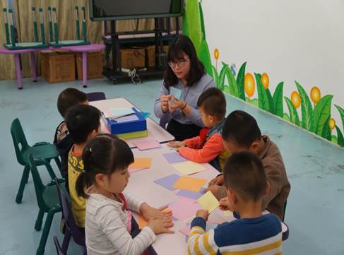 说明: \\zj130051\南二楼共享\D 读书会\4月\4.16我的小小故事书\DSC01559.JPG