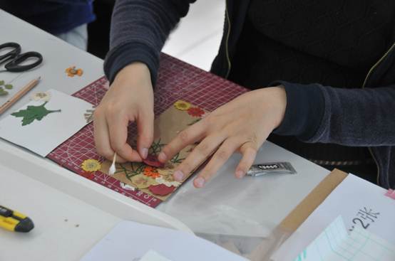 说明: \\192.168.160.20\策划部\照片\请做照片档案\2017\20170425阅创工坊第一课 中华压花笔记本\DSC_6178.JPG