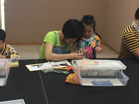 说明: C:\Users\XUYUXIAN\Desktop\5月轮岗文档\学会业界动态上传资料\5.2接收\5.2接收\白云区 4月29、30活动通讯 - 复件(1)\4月29、30活动通讯\乐同小创客第五期\照片\20170430201002.jpg