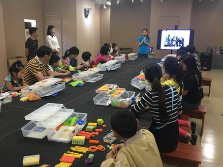 说明: C:\Users\XUYUXIAN\Desktop\5月轮岗文档\学会业界动态上传资料\5.2接收\5.2接收\白云区 4月29、30活动通讯 - 复件(1)\4月29、30活动通讯\乐同小创客第五期\照片\20170430201122.jpg