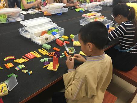 说明: C:\Users\XUYUXIAN\Desktop\5月轮岗文档\学会业界动态上传资料\5.2接收\5.2接收\白云区 4月29、30活动通讯 - 复件(1)\4月29、30活动通讯\乐同小创客第五期\照片\20170430200949.jpg