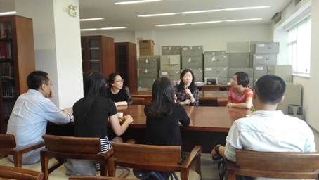 说明: C:\Users\XUYUXIAN\Desktop\5月轮岗文档\学会业界动态上传资料\5.19\学会\海珠区图书馆同仁前来荔湾馆进行业务交流\海珠区图书馆同仁前来我馆进行业务交流.jpg