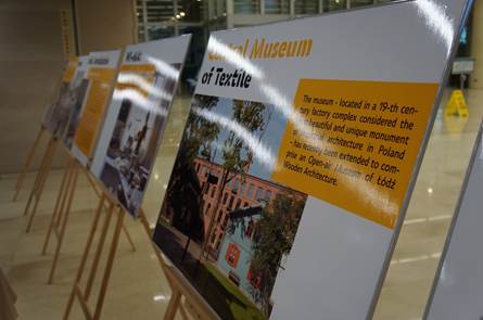 说明: 图9：罗兹城市更新主题展览