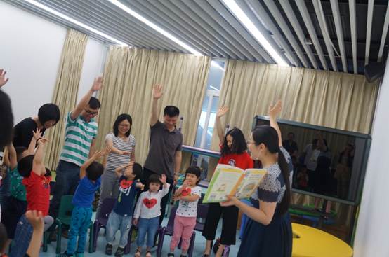 说明: \\10.0.150.150\南二楼共享\D 读书会\5月\2017年5月20日guess how muchi i love you\DSC02580.JPG