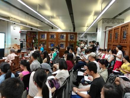 说明: D:\苏晓明工作文件\2017年\刘斯翰诗词系列讲座\40讲(7月16日)\照片\通稿照片\现场座无虚席2.jpg