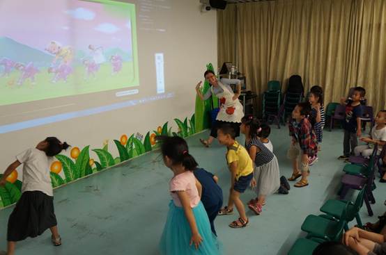 说明: \\10.0.150.150\南二楼共享\D 读书会\7月\2017年7月活动剪影\2.JPG