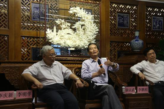 说明: E:\9楼广州人文馆工作文件\2017年工作和活动\2017广州文库\2017阅读广州 悦读分享\2017年7月15日广州人文沙龙\相册\IMG_4612.JPG