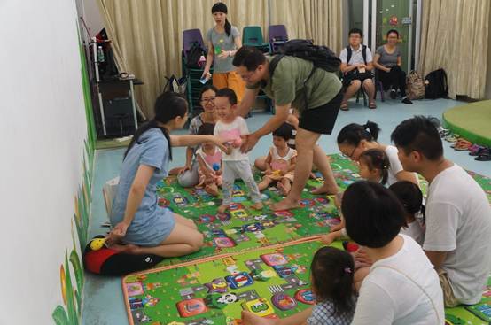 说明: \\10.0.150.150\南二楼共享\D 读书会\8月\3a color of his own\DSC03768.JPG