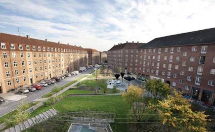 说明: E:\5 业务交流\2017哥本哈根布鲁塞尔考察\哥本哈根气候适应性社区\哥本哈根气候适应性社区\塔星戈广场现状图.jpg