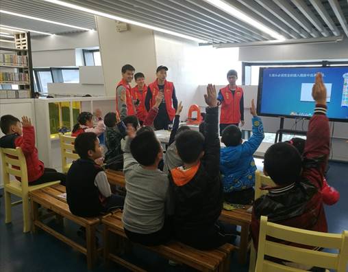 说明: \\ZJ130002\share\H 活动\2017年\11月\11月科普小达人\11.25上午【我是科普小达人】揭开电的神秘面纱\11.25上午照片\IMG_20171125_111042.jpg