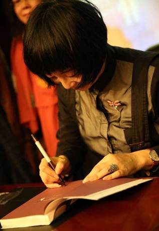 说明: 4addaf28ly1fnvd9poqzaj20u01900wy