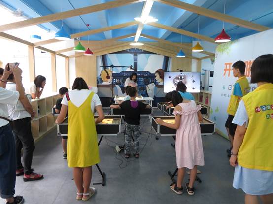 http://www.gzlib.org.cn/u/cms/www/20180827/20180827115126662001.jpg
