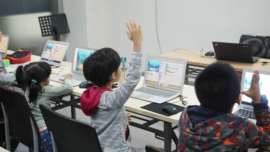 说明: F:\电子阅览室\网络服务部\共享_txw\2018趣味编程（小码王）\11月17日海底萌世界\海底萌世界相\海底萌世界\DSC02813.jpg